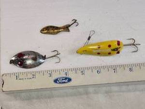lot 244 image: Vintage Red Eye Wiggler, Als Goldfish, Fishtrap