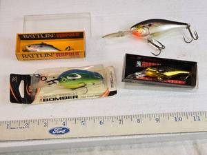 lot 250 image: Rapala and Bomber Fishing Lures with Rattlin Sinking Models