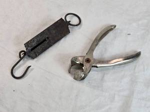 lot 258 image: Vintage Spring Fish Weight Scale and Metal Tool