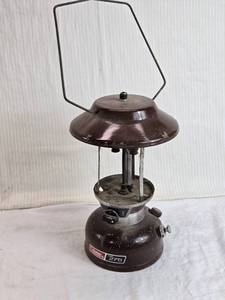 lot 262 image: Coleman Model 275 Lantern - No Globe