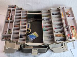 lot 263 image: Vintage Plano 8600 Fishing Tackle Box with Lures and Accessories