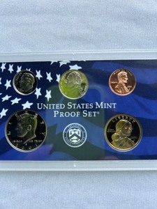 lot 16 image: 2001 U.S. Mint Proof Set - 10 pc Set