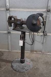 lot 4 image: Bucktool TDS-250 10 Bench Grinder on Stand with Vise