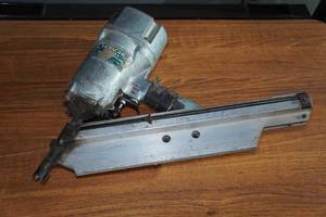 lot 21 image: Hitachi NR83AA Air Framing Nailer
