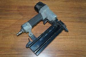 lot 27 image: Porter Cable 18 Gauge Pneumatic Stapler