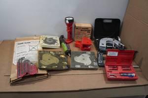 lot 65 image: Assorted Tools - Allen Wrenches, Frame Clamp, Screwdriver