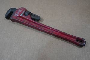 lot 69 image: Ritco Cast Iron 14 Pipe Wrench