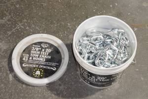 lot 87 image: 38 x 20 High Test Tow Chain with Hooks