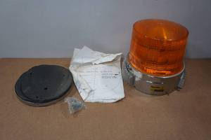 lot 115 image: Signal-Stat Model 309 12V Strobe Light
