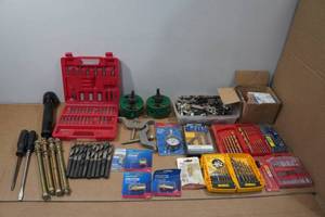 lot 125 image: Large Assortment of Tools - Drill Bits, Screws, Saw Blades