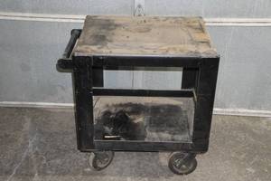 lot 129 image: Metal Rolling Garage Shelf