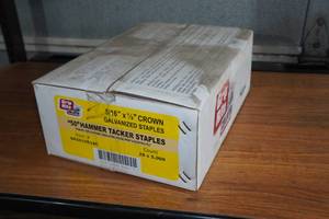 lot 148 image: 516x12 Crown Galvanized Staples