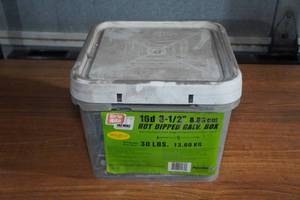 lot 152 image: 3-12 Hot Dipped Galvanized Nails