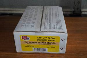 lot 155 image: 516x12 Crown Galvanized Staples
