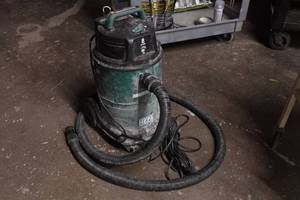 lot 175 image: MasterForce 8-Gallon Shop Vac