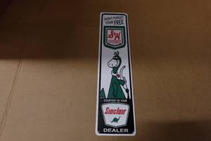 lot 179 image: Sinclair Novelty Metal Sign