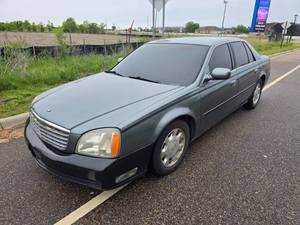 lot 17 image: 2005 Cadillac Deville