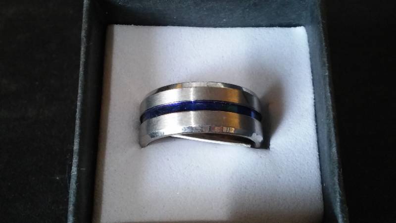 lot 204 image: Costume RingBands (4) 
