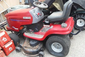 lot 25 image: Craftsman  DYT 4000 Riding  lawn mower, 48 in.