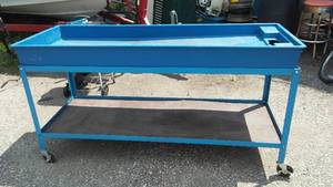 lot 31 image: Rolling Wet table (Great fish Cleaning).