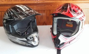 lot 4 image: Raider Sporting Helmets (2)