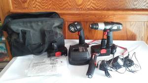lot 46 image: Craftsman Power tool Set with charger and batteries (2).
