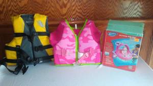 lot 109 image: Child Life Vest (2) and Floaty.