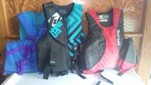 lot 110 image: Adult Life vest (3)