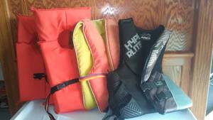 lot 111 image: Adult Life vest (4)