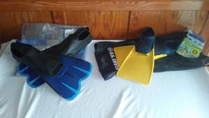 lot 121 image: NEW Cressi(5.5-6.5) and Sea lion (9-12) Swim Fins.