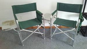lot 126 image: NDSU Bison Outdoor Collapsible chairs with Side table. (2).