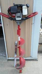 lot 171 image: Earthquake E43 1-Person Earth Auger Post Hole Digger