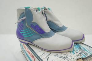 lot 2 image: Salomon Cross Country Ski Boots EU 45 US 11 13