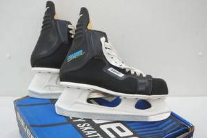 lot 7 image: Bauer Hockey Skates Mens Size 11