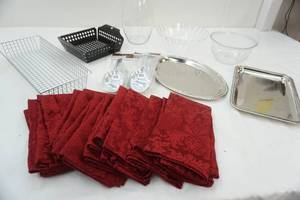 lot 11 image: Linen Napkins (12ct) & Serving Dishes