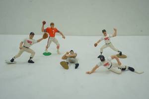 lot 42 image: Vintage Sports Figurines (5ct)