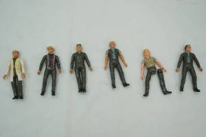 lot 50 image: Vintage 1982 Cast of M.A.S.H.
