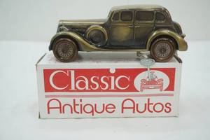 lot 53 image: 1937 Packard V-12 Coin Bank