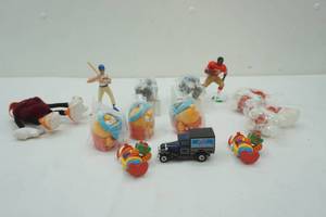 lot 77 image: Vintage Figurine Lot Star Wars & more