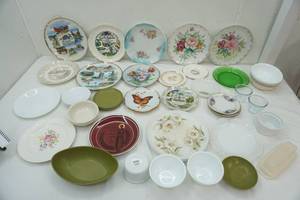 lot 92 image: Dining Ware Lot