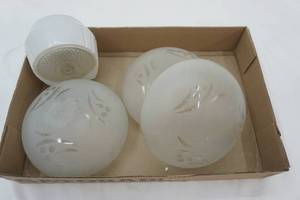 lot 103 image: Glass Lamp ShadesLight Covers