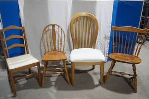 lot 131 image: Lot of 4 wooden chairs