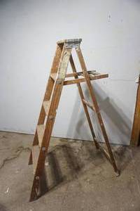 lot 139 image: 5 wooden ladder