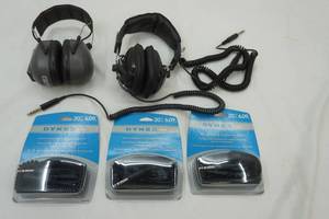 lot 143 image: Dynex Stereo ExtensionsAdaptor Kits (3ct) new in box