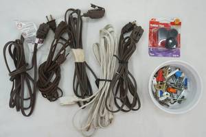 lot 150 image: 5 household extension cords & small hardwares