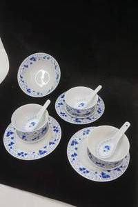 lot 165 image: Narumi Bone China Set