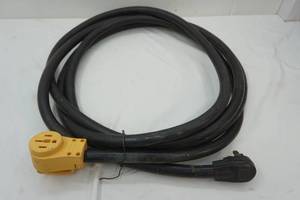 lot 200 image: 220V extension cord