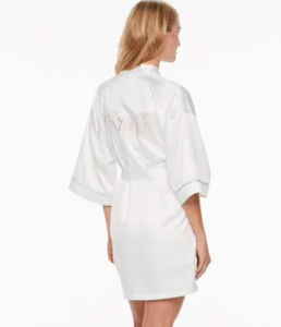 lot 161 image: Brand New Kohls Apt 9 Bridal Robe Silk Size 2XL