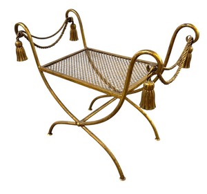 lot 26 image: Vintage Hollywood Regency Gilt Metal Bench