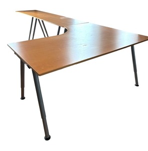 lot 17 image: Ikea Galant Reconfigurable Three Part Desk